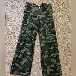Edikted camo pants size medium